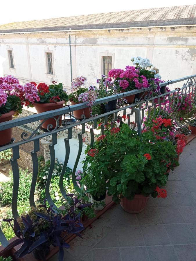 A Casa Di Gi Bed and Breakfast Porto Torres Exteriör bild