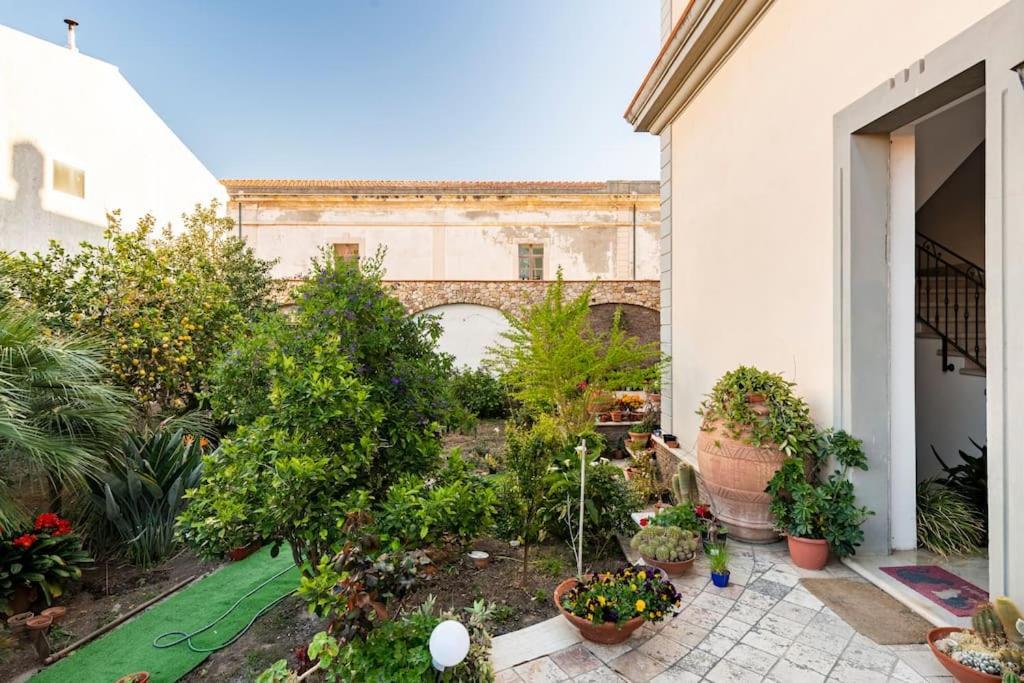 A Casa Di Gi Bed and Breakfast Porto Torres Exteriör bild